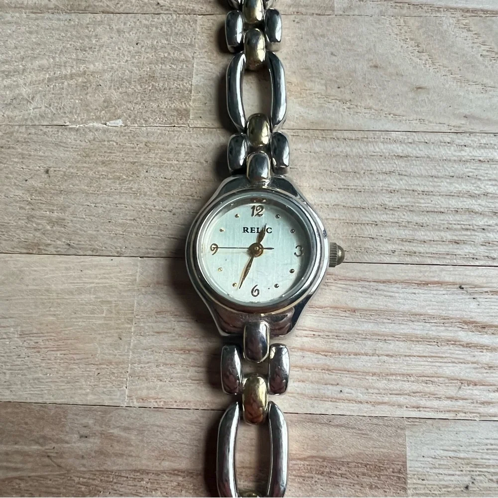 Relic two-tone ladies watch NEW BATTERY